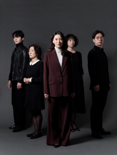 DAC Artist 강동훈 연극 '도그 워커의 사랑' 홍보 사진. 이미지 ©두산아트센터