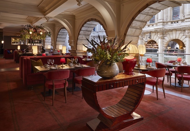 2024년 7월 런던 금융가 중심부의 로얄 익스체인지(Royal Exchange) 건물 안에 문을 연 한식 레스토랑 ‘Jang(장)’ 내부 모습. 사진 D3 Collective 제공