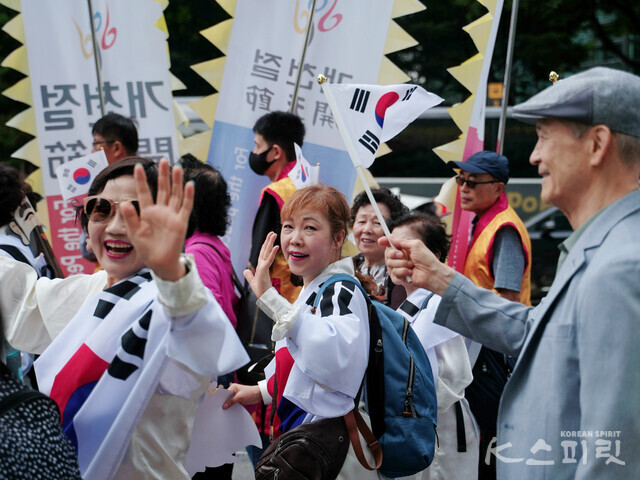 개천 퍼레이드의 주인공들. 사진 하미진 기자.