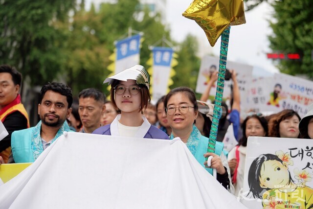 개천 퍼레이드의 주인공들. 사진 하미진 기자.