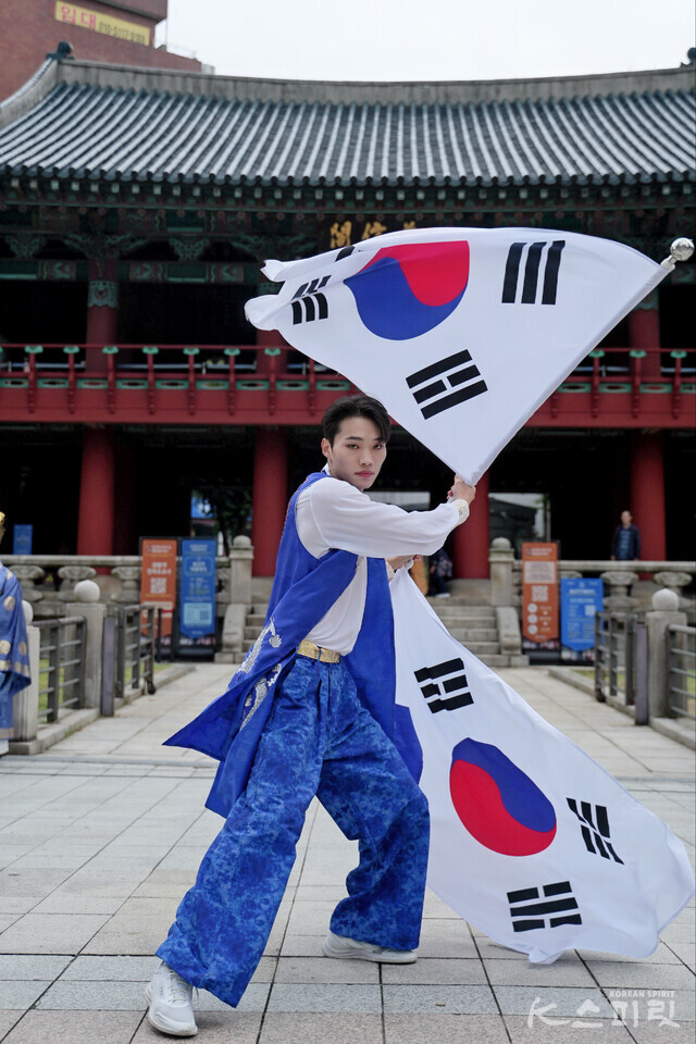 K-Starz 천신무예예술단의 태극무. 사진 하미진 기자.