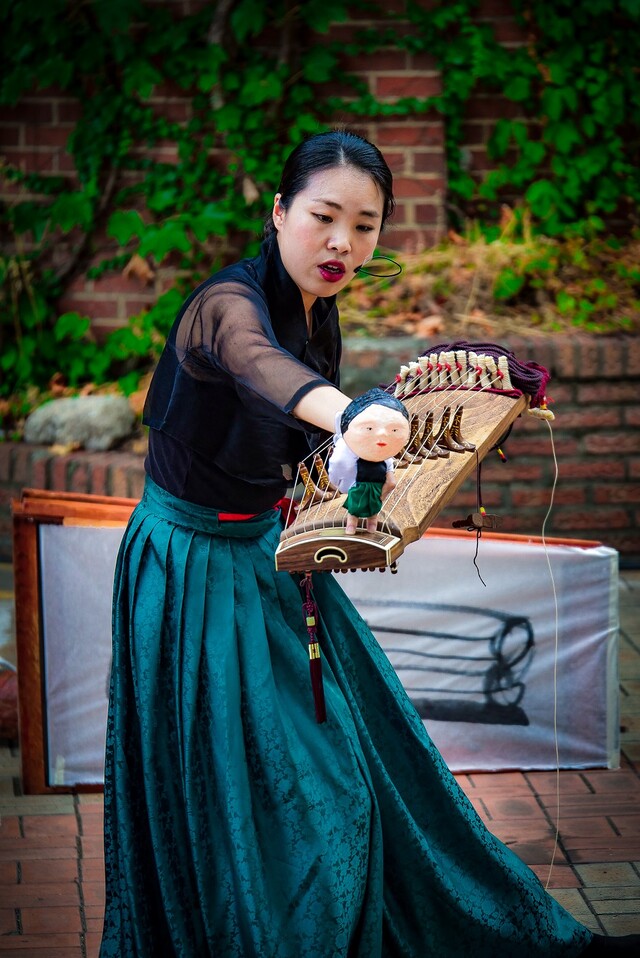 가야금 윤혜진. 사진 성동연극협회