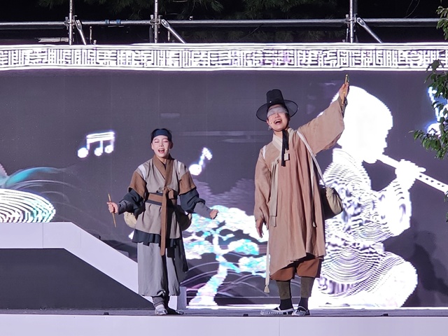 주제 공연 '성종, 빛을 심다' 공연 시연 장면. 사진 정유철 기자