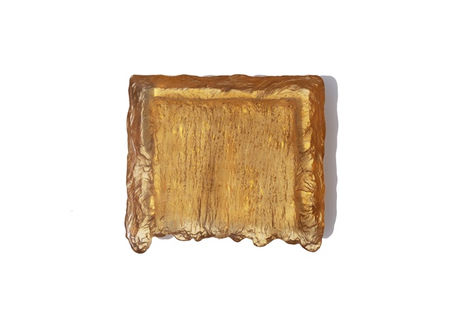 240401, 2024, Cast glass and Ottchill with gold leaf, 40 x 37 x 8(d)cm. 이미지 본화랑