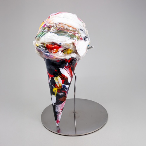 LOVE ME Ice cream, 2024, Acrylic paint, resin, stainless steel , 13x13x19cm. 이미지 강민석