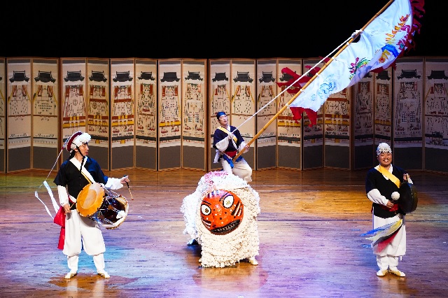 ‘한국을 느끼다 : 국악 체험’ 공연 장면. 이미지 경기아트센터.