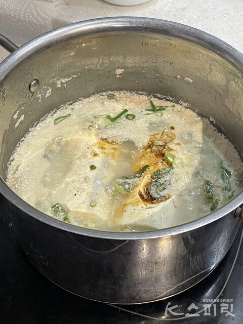 속 편하고 뜨끈한 초초간단 들깨순두부탕 레시피2. 사진 백연지 시민기자.