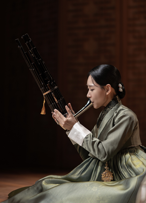 홍지혜 생황 연주자. 촬영 사진작가 윤지원 제공 블루밍노트