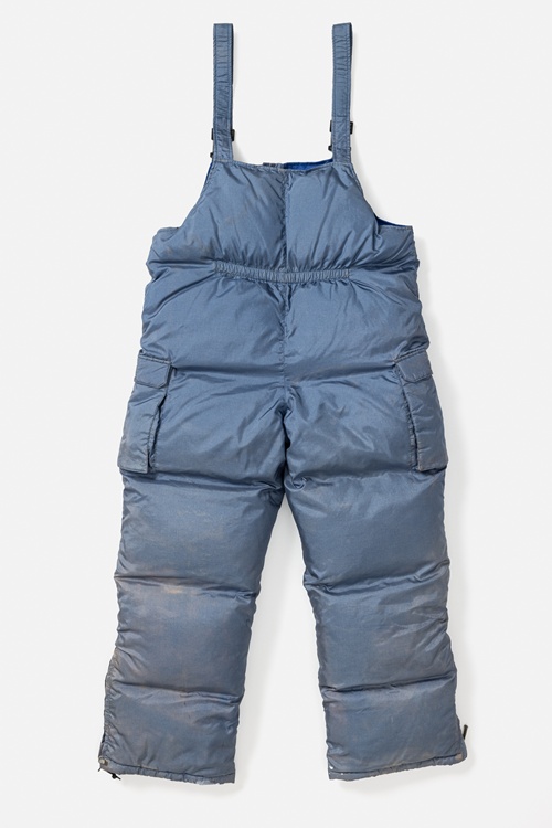 한국남극관측탐험대 및 남극세종과학기지 관련 자료 (1988 제1차 월동대원바지. 사진 국가유산청