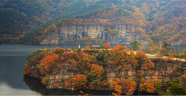 한국관광공사 선정 전국 숨은 관광지 27선 중 전남 화순의 화순적벽. 사진 공식홈페이지.