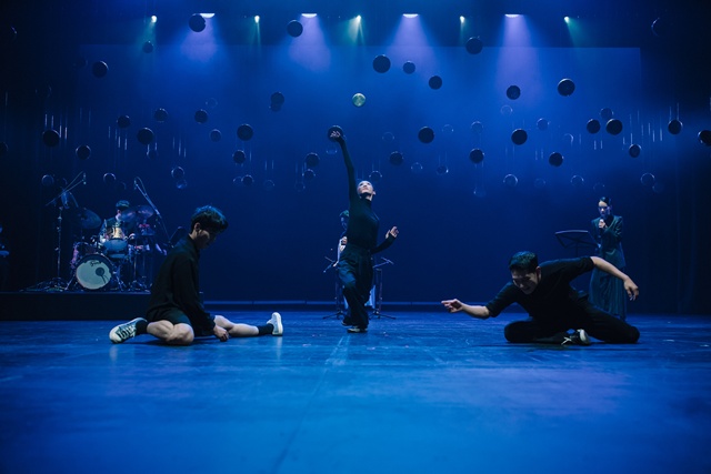 타악연주가 김인수 공연 '김인수의 장단소리 : 正面' . 사진 비온뒤