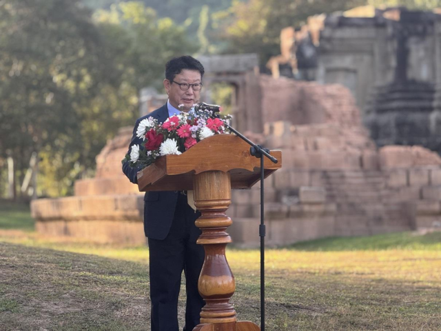 라오스 왓푸-홍낭시다 복원사업 준공식에서 이귀영 국가유산진흥원장이 기념사를 하고 있다. 사진 국가유산진흥원