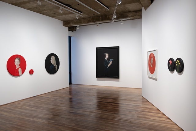 스페인 작가, 살루스티아노 개인전 "그의 눈 속에서" 전시 모습(부분). 이미지 BHAK